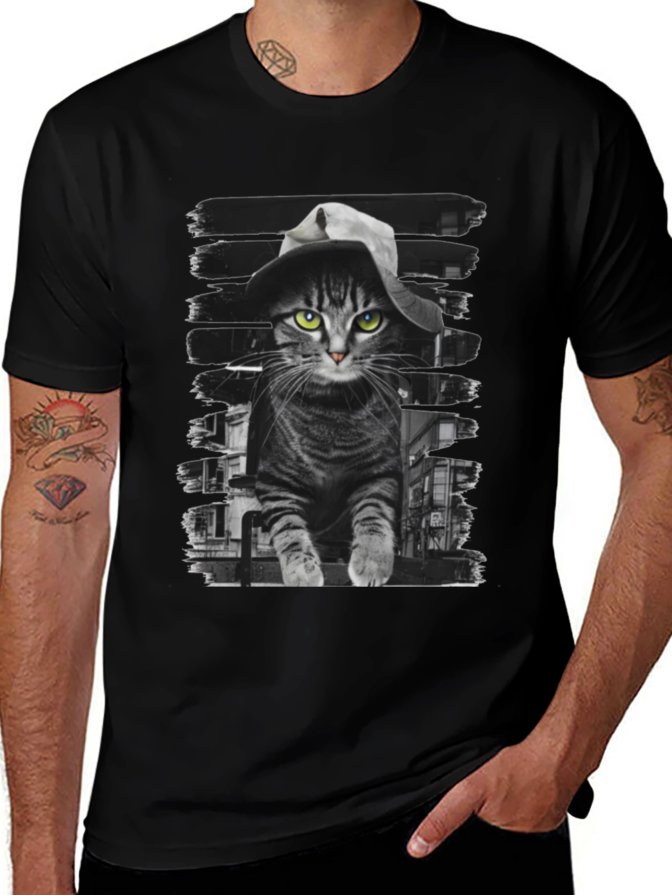Camiseta Negra con Gato Detective