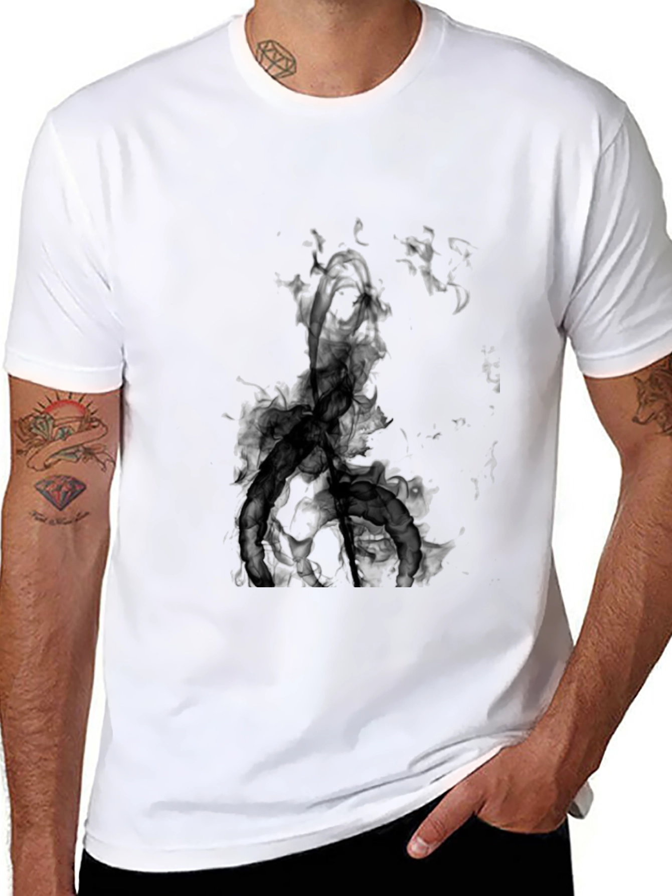 Camiseta Negra con Diseño Abstracto en Blanco y Negro