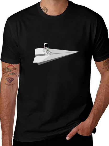 Camiseta Negra Astronauta Avión de Papel
