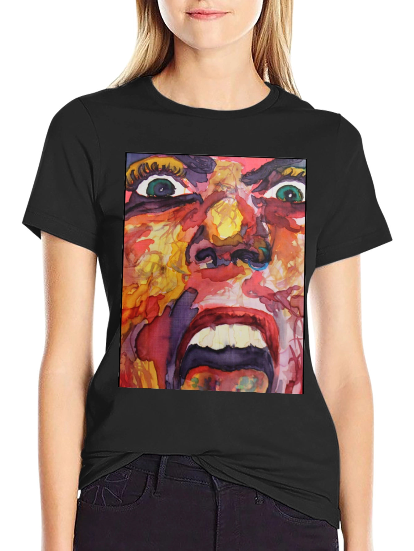 Camiseta Negra con Estampado Abstracto Expresivo