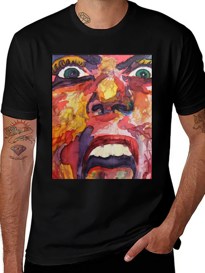 Camiseta Negra con Estampado Abstracto Expresivo