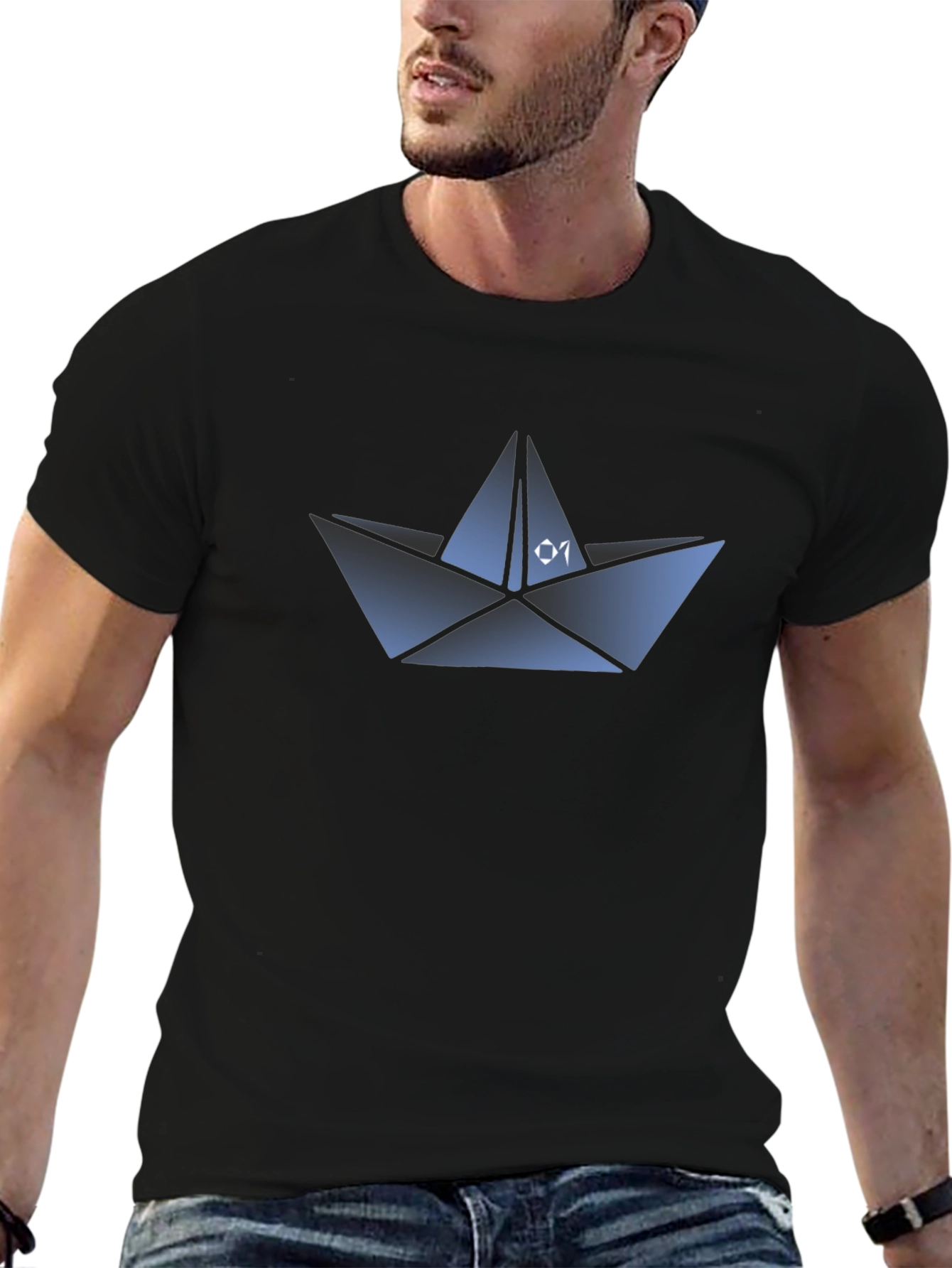 Camiseta Negra con Diseño de Barco de Papel