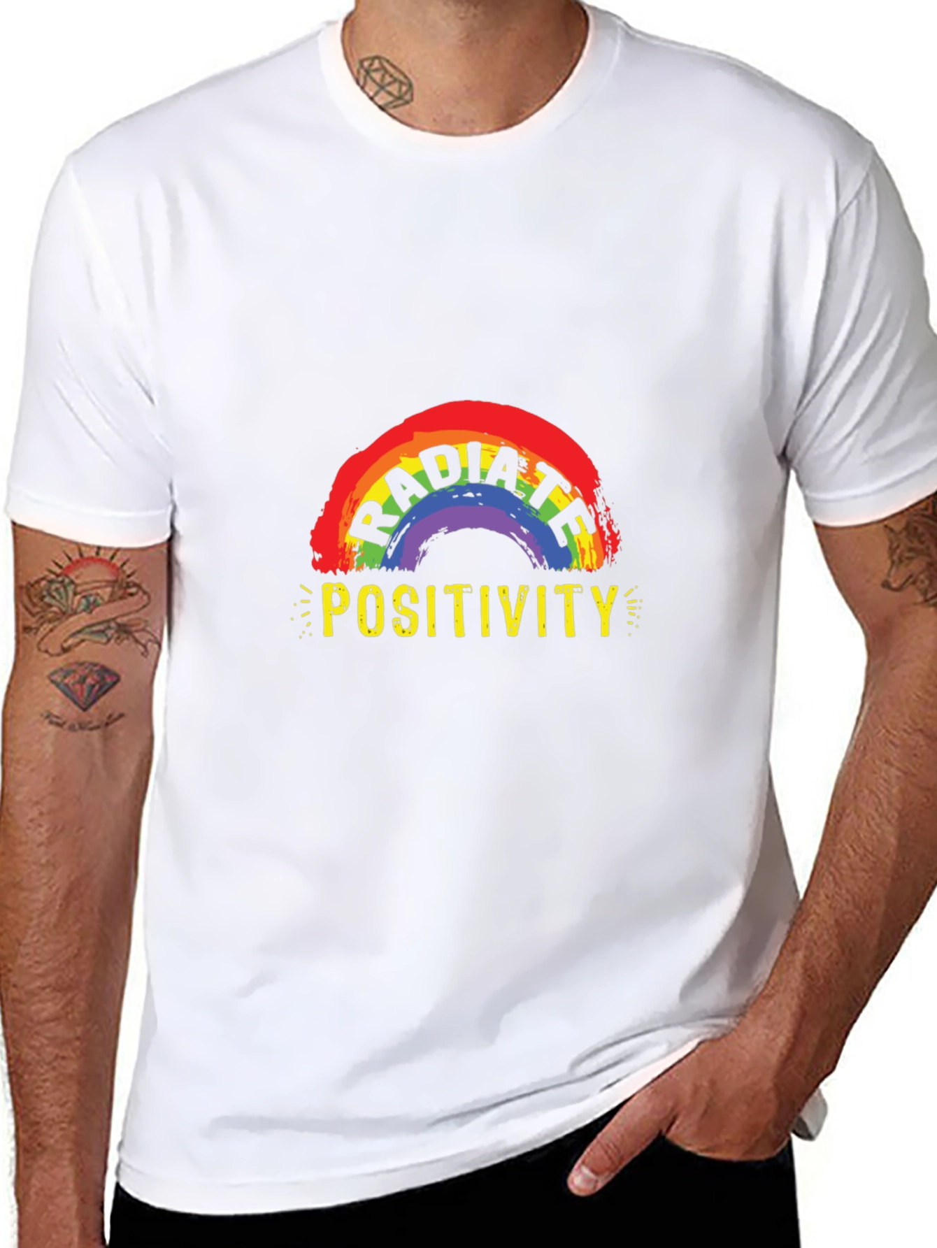 Camiseta Negra Irradia Positividad con Arcoíris
