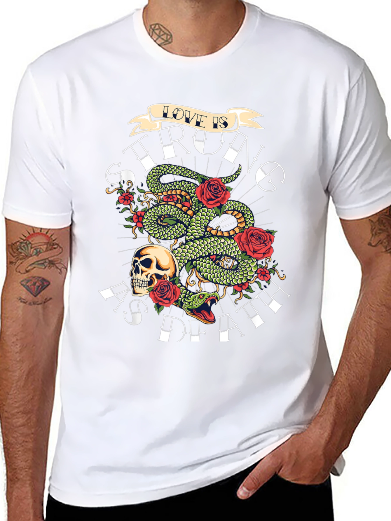 Camiseta Negra con Diseño de Serpiente Rosas y Calavera