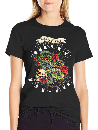 Camiseta Negra con Diseño de Serpiente Rosas y Calavera