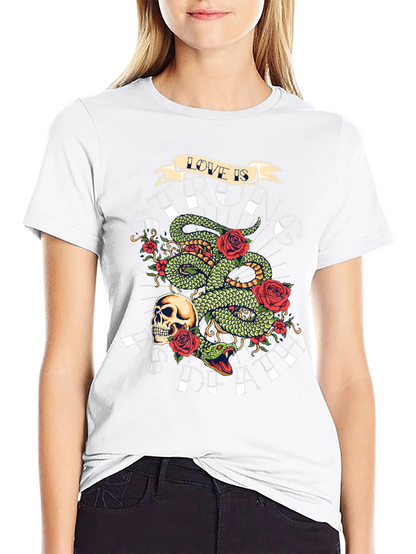 Camiseta Negra con Diseño de Serpiente Rosas y Calavera
