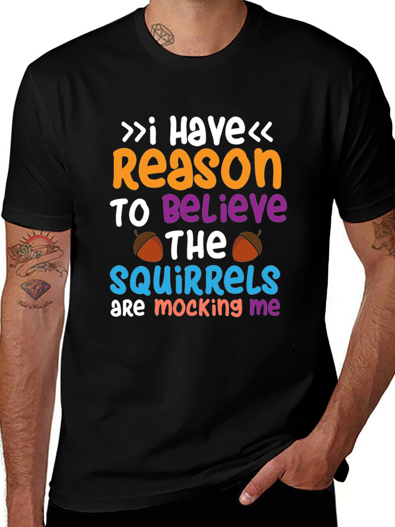 Camiseta Negra con Diseño de Ardillas Burlescas