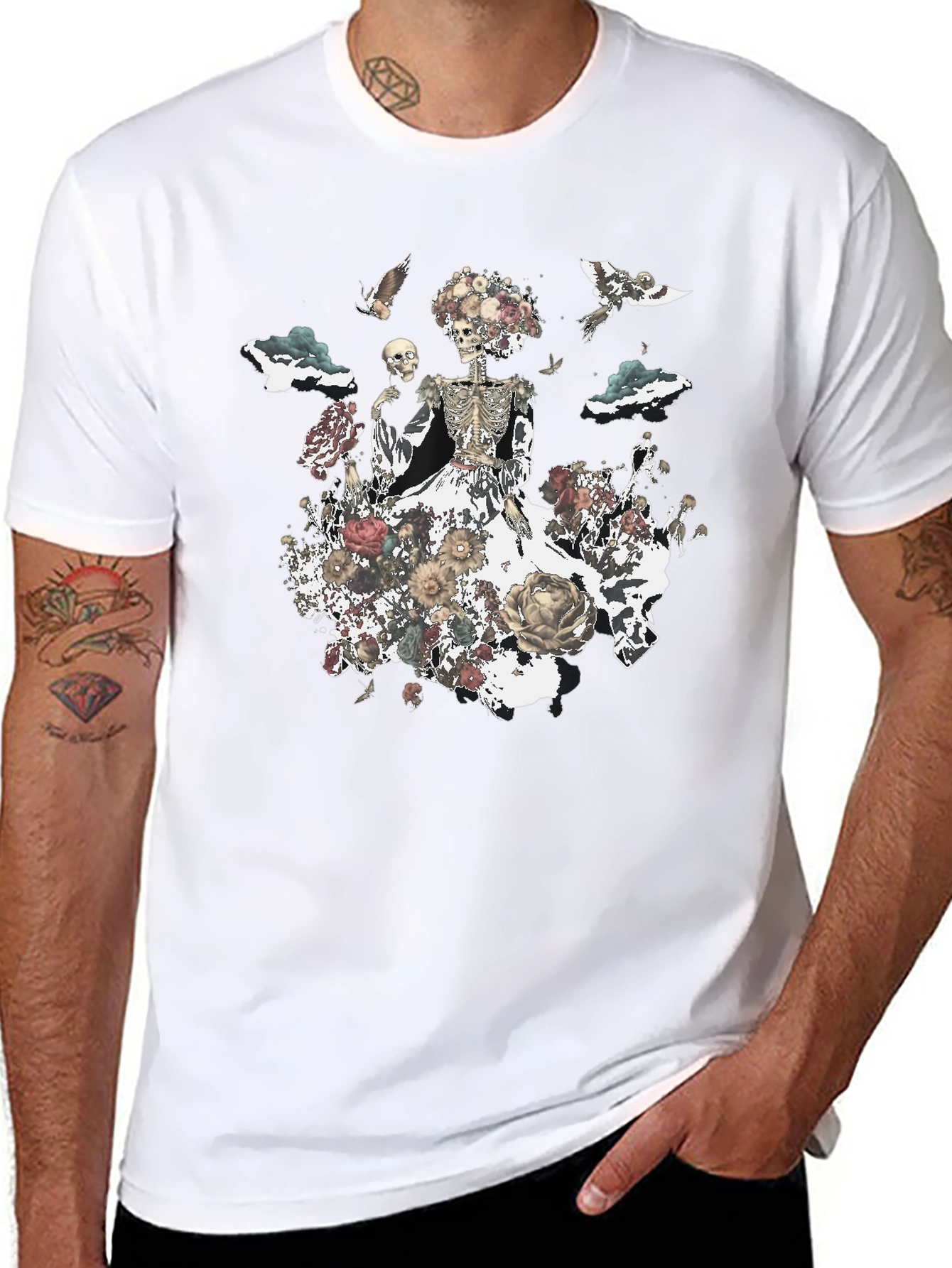 Camiseta Negra con Diseño Floral de Calavera