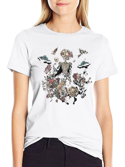 Camiseta Negra con Diseño Floral de Calavera