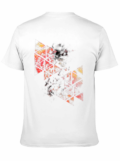 Camiseta Negra con Diseño Abstracto de Triángulos